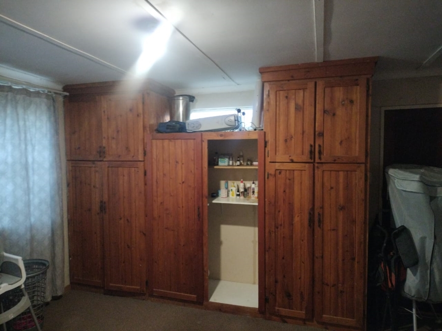 4 Bedroom Property for Sale in Ladybrand Free State